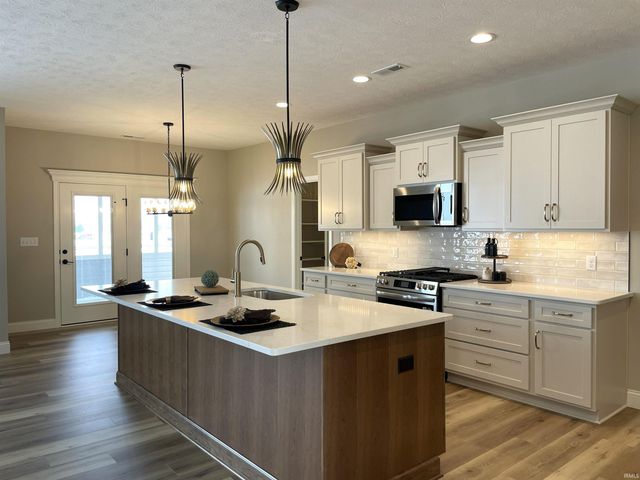 934 Ravenstone Drive, Lafayette, IN 47909