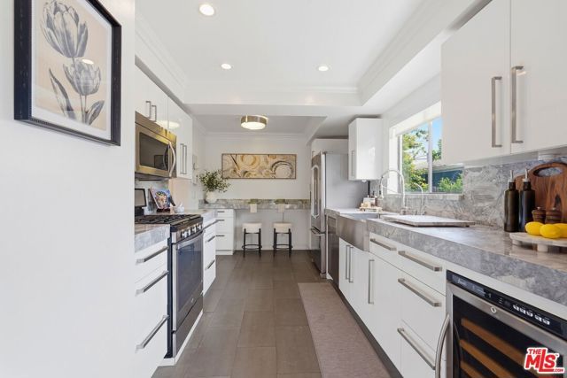 1613 Manning Avenue A, Los Angeles, CA 90024