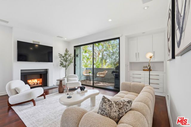 1613 Manning Avenue A, Los Angeles, CA 90024