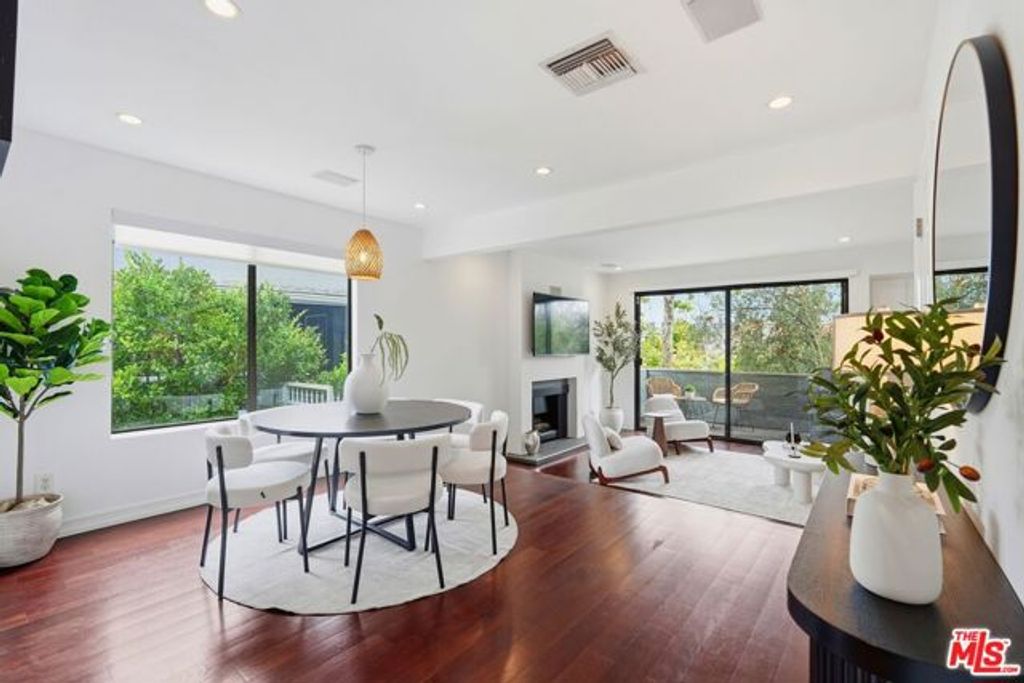 1613 Manning Avenue A, Los Angeles, CA 90024