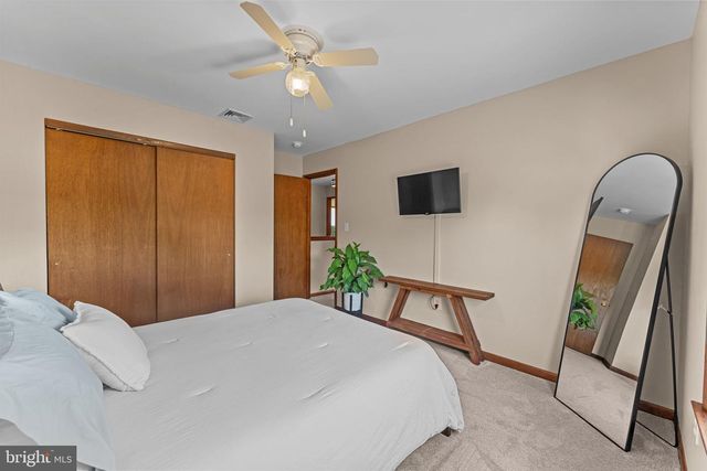 24 HENDRICKS RD, Perkiomenville, PA 18074