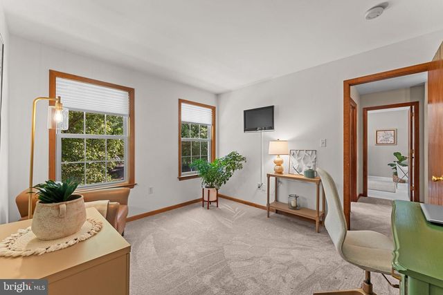 24 HENDRICKS RD, Perkiomenville, PA 18074