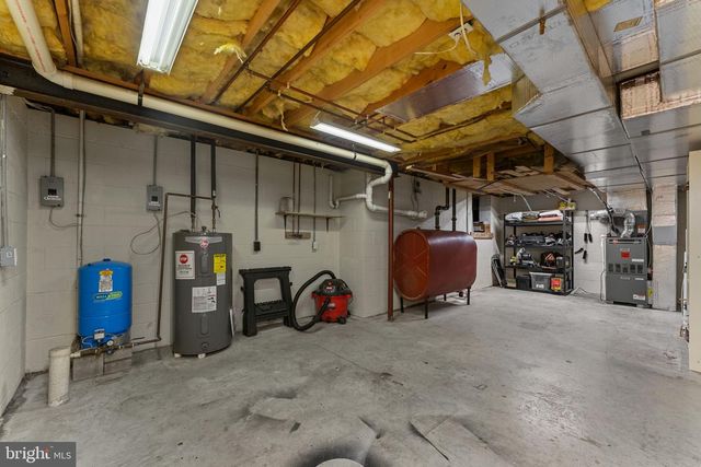 24 HENDRICKS RD, Perkiomenville, PA 18074