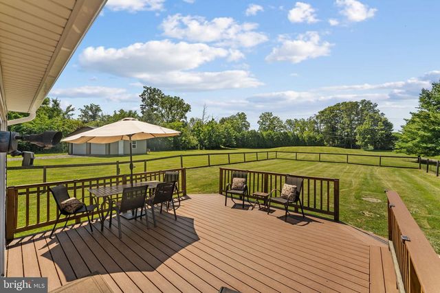 24 HENDRICKS RD, Perkiomenville, PA 18074