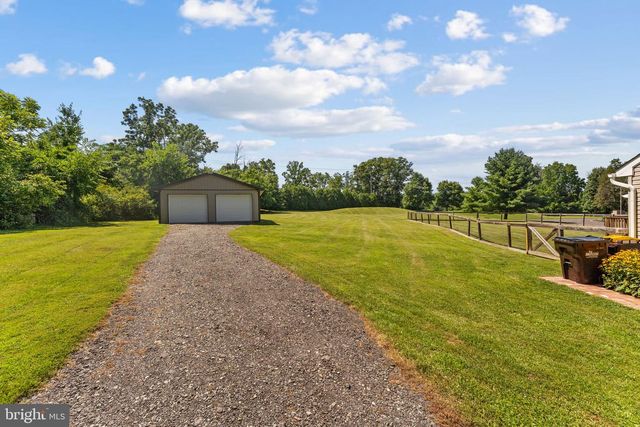 24 HENDRICKS RD, Perkiomenville, PA 18074