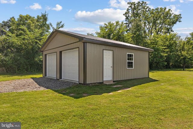 24 HENDRICKS RD, Perkiomenville, PA 18074