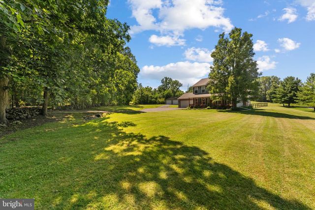 24 HENDRICKS RD, Perkiomenville, PA 18074