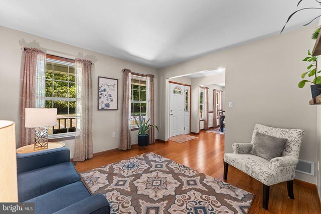 24 HENDRICKS RD, Perkiomenville, PA 18074