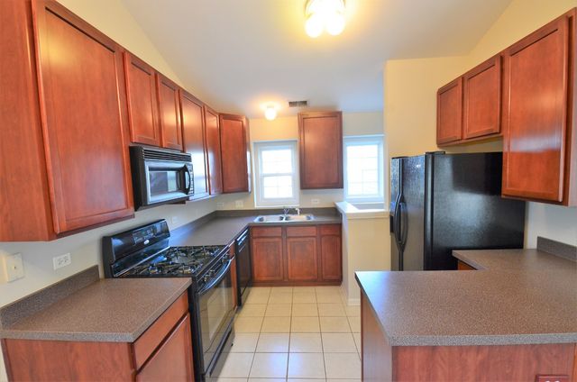 2843 Rutland Circle 201, Naperville, IL 60564