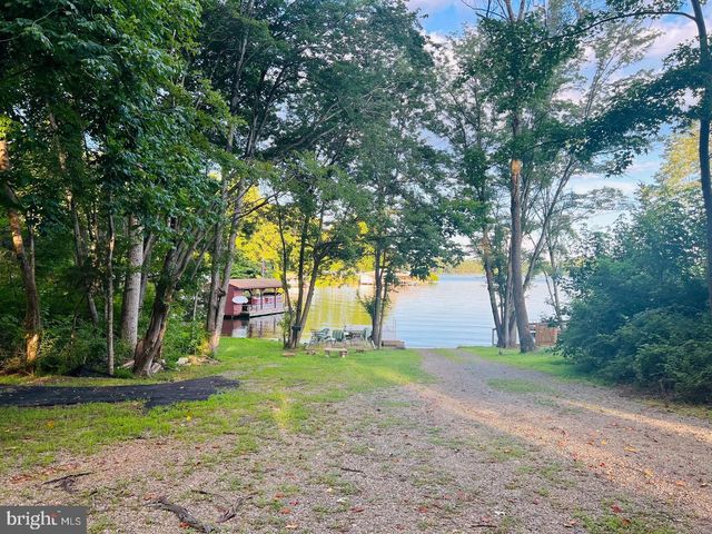 3631 BREAKNOCK RD, Bumpass, VA 23024