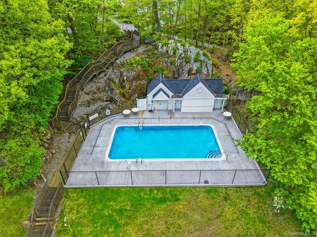 7 Guilford Circle, Goldens Bridge, NY 10526