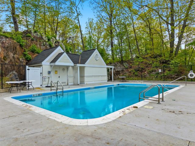 7 Guilford Circle, Goldens Bridge, NY 10526