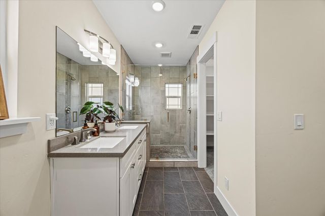 4400 G St, Sacramento, CA 95819