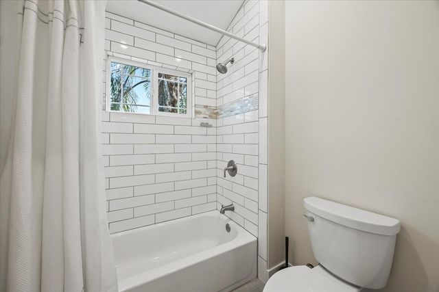 4400 G St, Sacramento, CA 95819