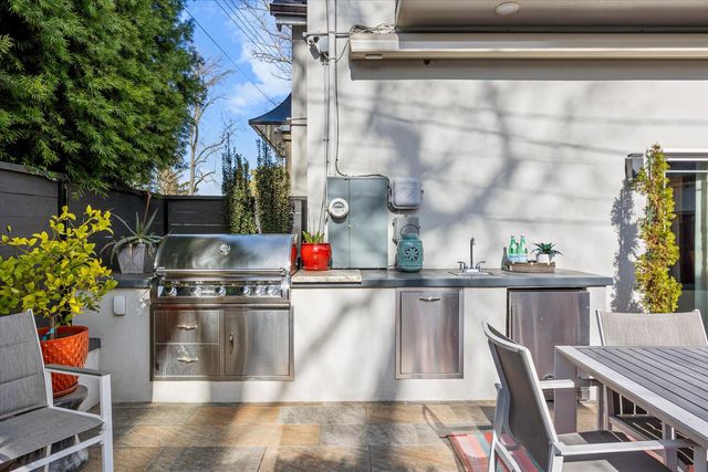 4400 G St, Sacramento, CA 95819