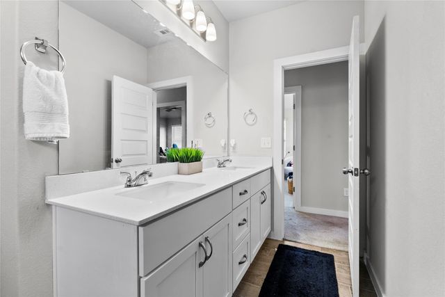 156 Appleberry LN, Elgin, TX 78621