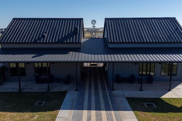 156 Appleberry LN, Elgin, TX 78621