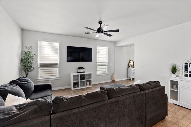 156 Appleberry LN, Elgin, TX 78621