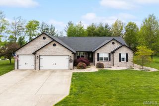 4213 Water Oak Lane, Smithton, IL 62285