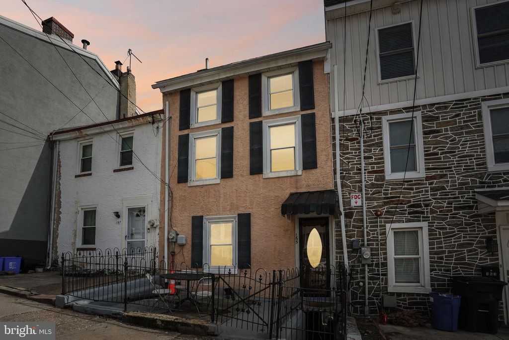 165 LEVERING ST, Philadelphia, PA 19127