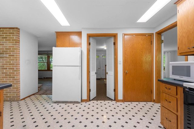 535 AVON COURT, Green Bay, WI 54302