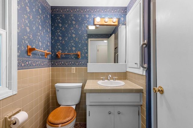 535 AVON COURT, Green Bay, WI 54302