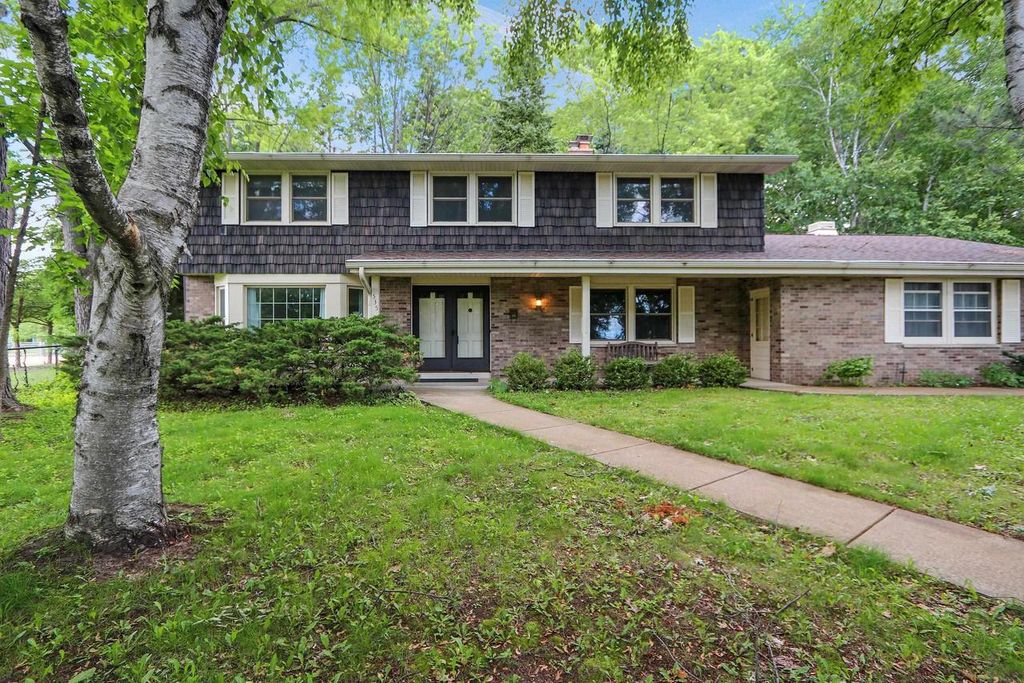 535 AVON COURT, Green Bay, WI 54302