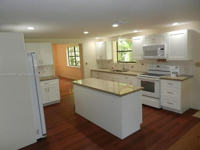 18950 SW 240th St, Homestead, FL 33031