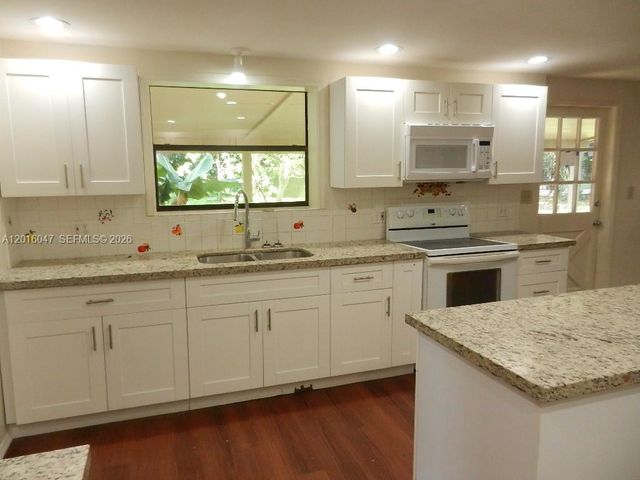 18950 SW 240th St, Homestead, FL 33031