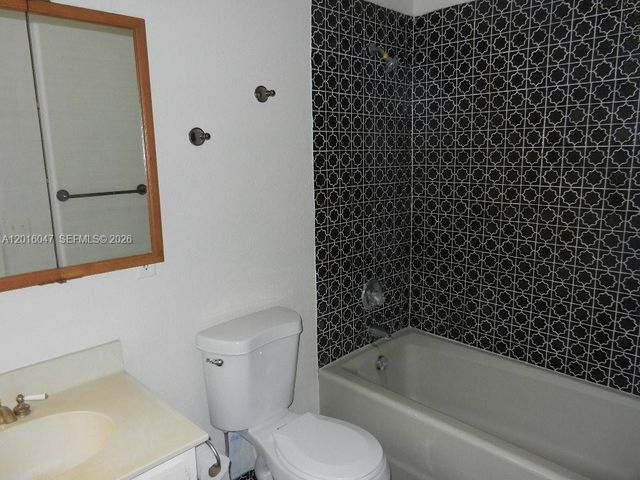 18950 SW 240th St, Homestead, FL 33031