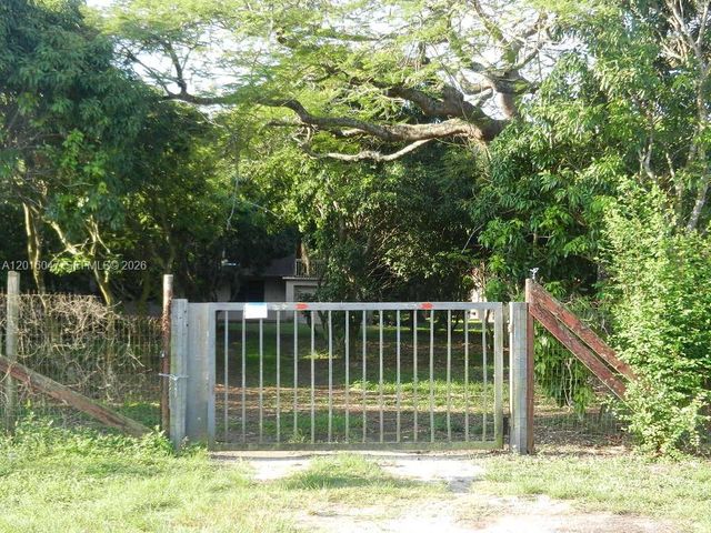 18950 SW 240th St, Homestead, FL 33031