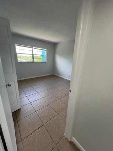 1887 Juno Road 1, North Palm Beach, FL 33408