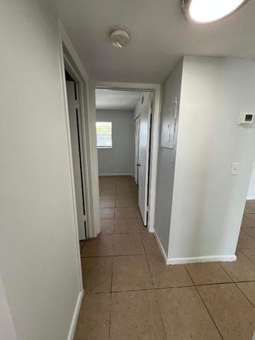 1887 Juno Road 1, North Palm Beach, FL 33408