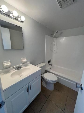 1887 Juno Road 1, North Palm Beach, FL 33408