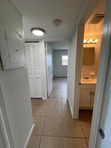 1887 Juno Road 1, North Palm Beach, FL 33408