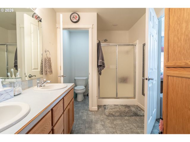 918 Ne MALHEUR Ave, Roseburg, OR 97470