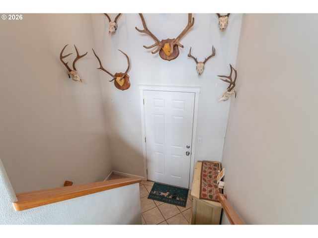 918 Ne MALHEUR Ave, Roseburg, OR 97470