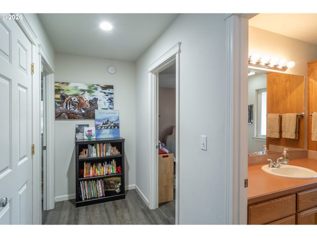 918 Ne MALHEUR Ave, Roseburg, OR 97470