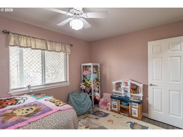 918 Ne MALHEUR Ave, Roseburg, OR 97470