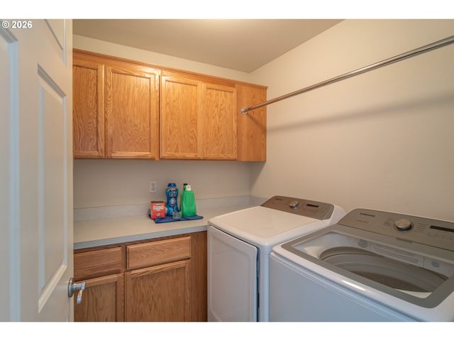 918 Ne MALHEUR Ave, Roseburg, OR 97470