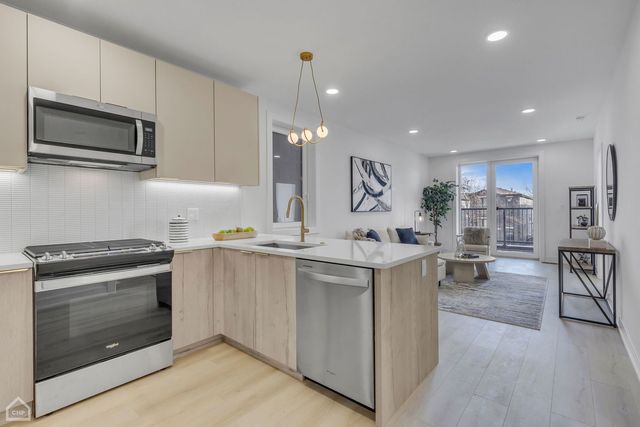 4742 S Michigan Avenue 3W, Chicago, IL 60615