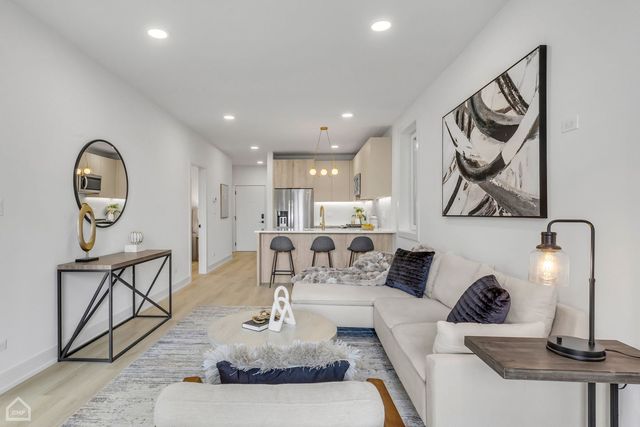 4742 S Michigan Avenue 3W, Chicago, IL 60615