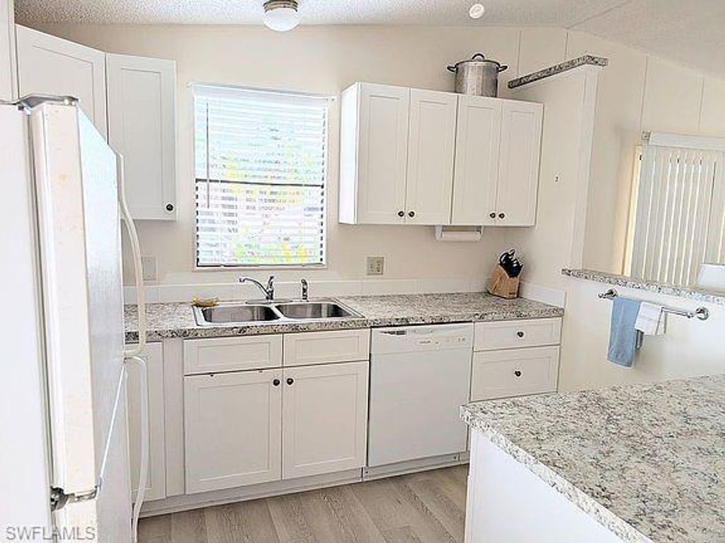 4978 Mullette LN, ST. JAMES CITY, FL 33956 — photo 5