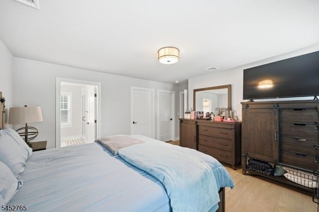 226 Church Ln, Wayne Twp., NJ 07470