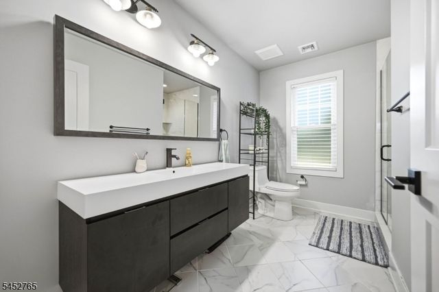 226 Church Ln, Wayne Twp., NJ 07470