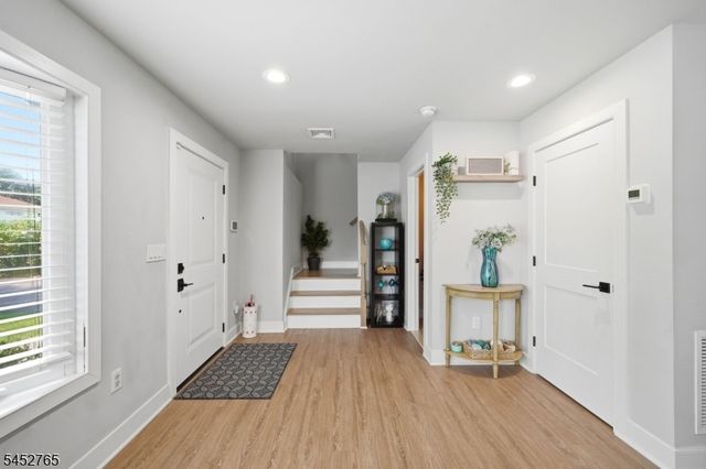 226 Church Ln, Wayne Twp., NJ 07470