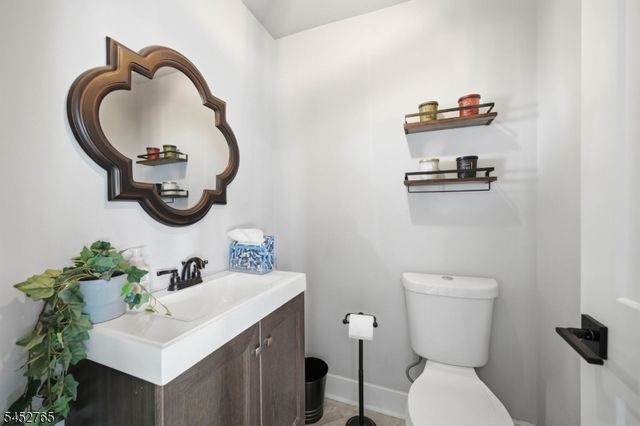 226 Church Ln, Wayne Twp., NJ 07470
