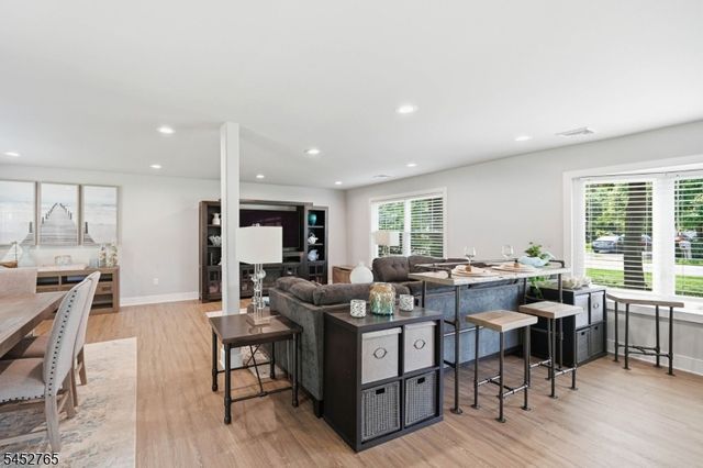 226 Church Ln, Wayne Twp., NJ 07470