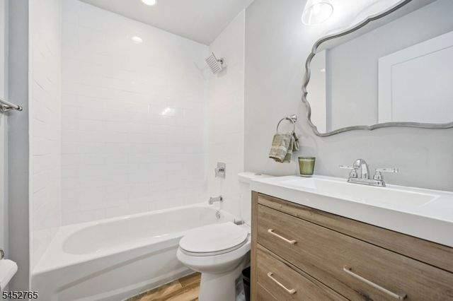 226 Church Ln, Wayne Twp., NJ 07470