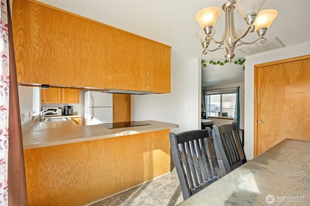 1215 Lowry St, Moses Lake, WA 98837